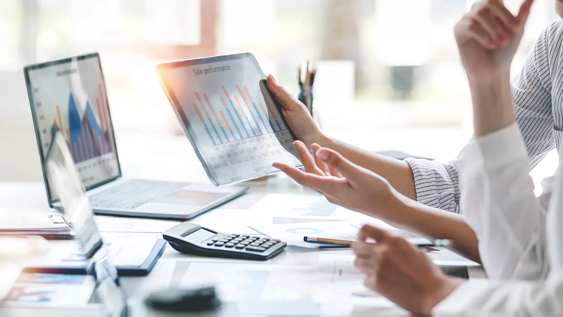 Header Finance